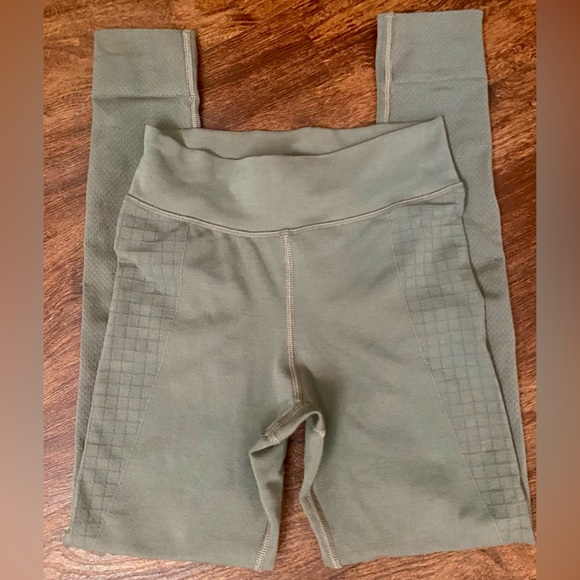 Lululemon LAB grey leggings!! - Picture 3 of 7